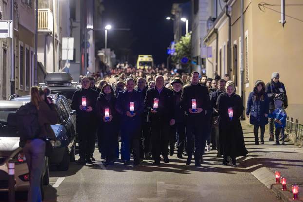 Pula: Održan mimohod u povodu obilježavanja Dana sjećanja na žrtvu Vukovara i Škabrnje