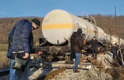 Nova nesreća u Srbiji: Vlak iskliznuo iz šina, prevrnuo se vagon s fosfornom kiselinom