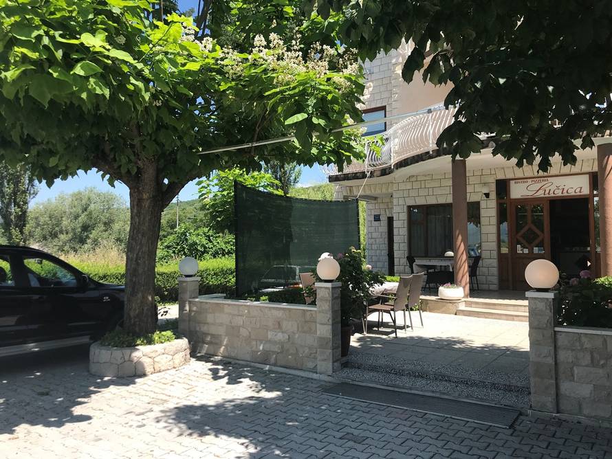 Rebić je otplatio kredite svima u selu, sredio je i kapelicu: 'Kad dođe kući, čeka ga jumbo pizza'