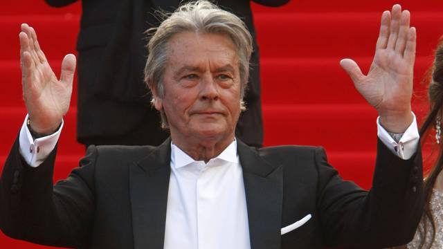 Alain Delon doživio je moždani udar: 'Bio je na intenzivnoj...'