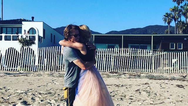 Opovrgnula glasine o razvodu: Julia Roberts u zagrljaju muža