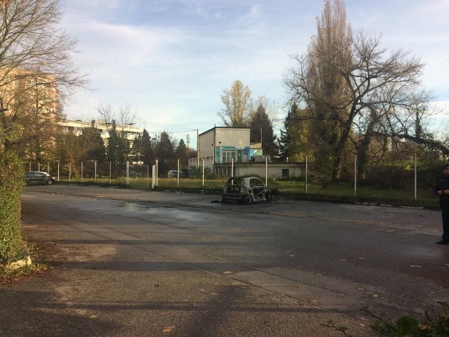 Požari po cijelom Zagrebu: Na pet lokacija gorjelo osam vozila