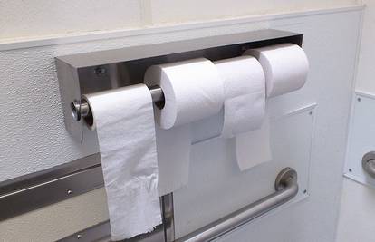Ovo je pravilan način kako se stavlja rola WC papira na držač
