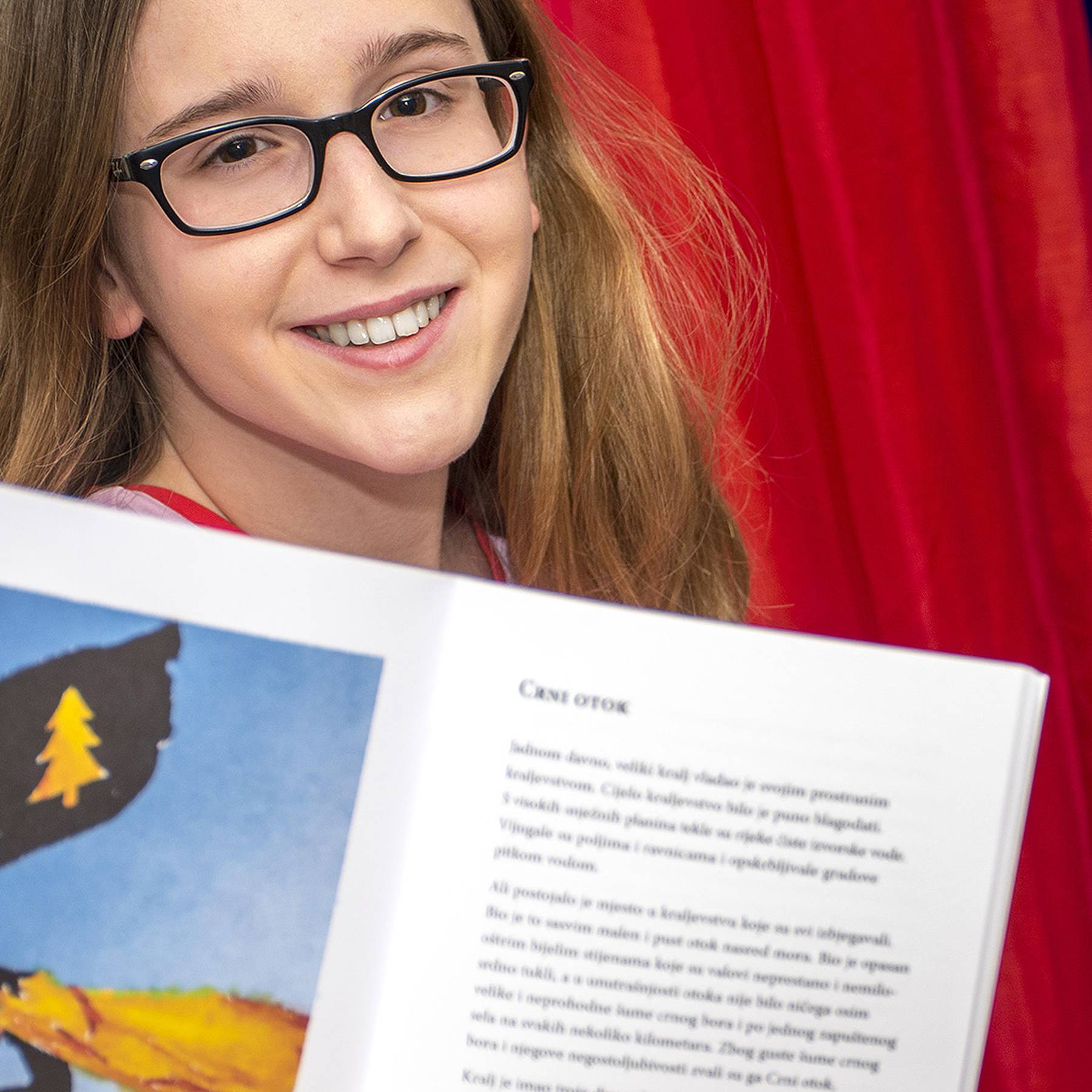 Gimnazijalka Ana (17) objavila zbirku priča o ljubavi i snazi