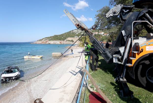 Iz mora kod Senja izvučen automobil u kojem je poginulo četvero stranih državljana