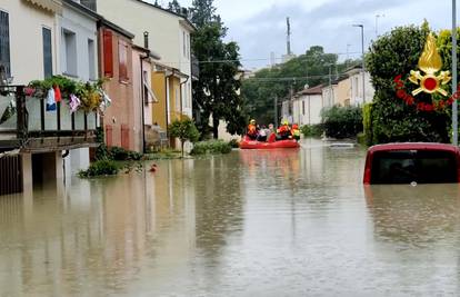 Razorne poplave pogodile su Italiju: Najmanje osam mrtvih...