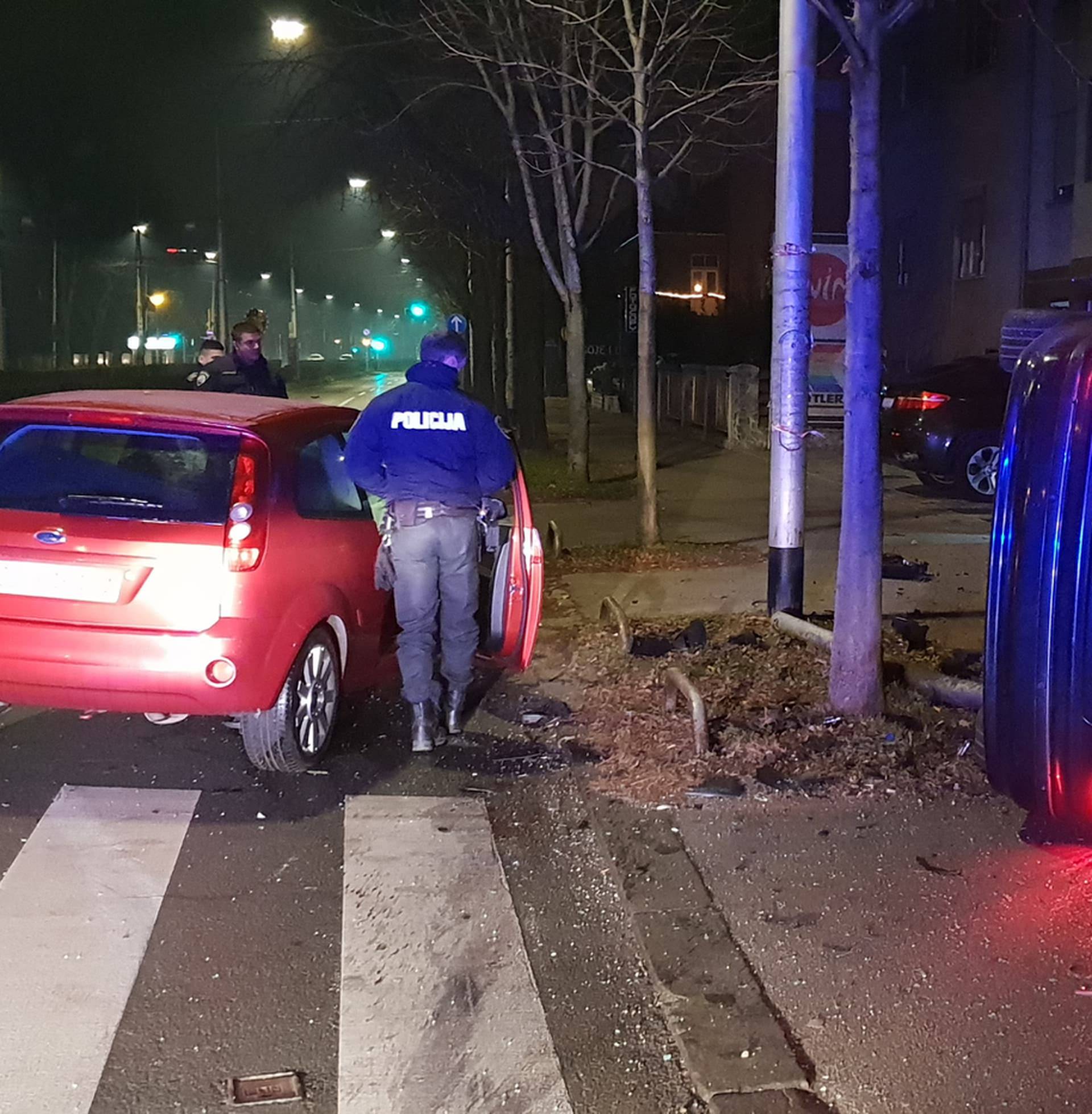 Sudar u centru Zagreba: BMW završio na boku, Ford smrskan