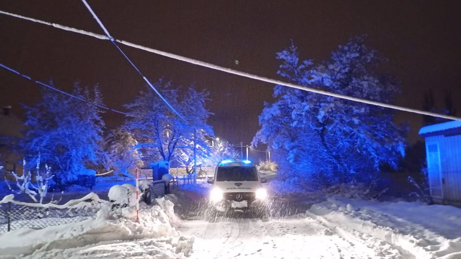 VIDEO Oko 500 kućanstava dva dana bez struje: Lika je okrutna. Ovako nije bilo desetak godina