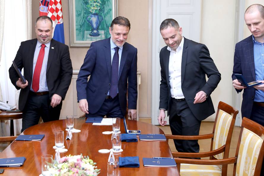 Zagreb: JandrokoviÄ primio rukometne suce koji su sudili finale Svjetskog prvenstva