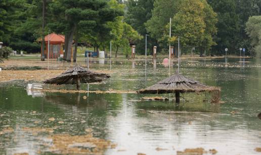 FOTO Katastrofalne posljedice poplave na jezeru Šoderica