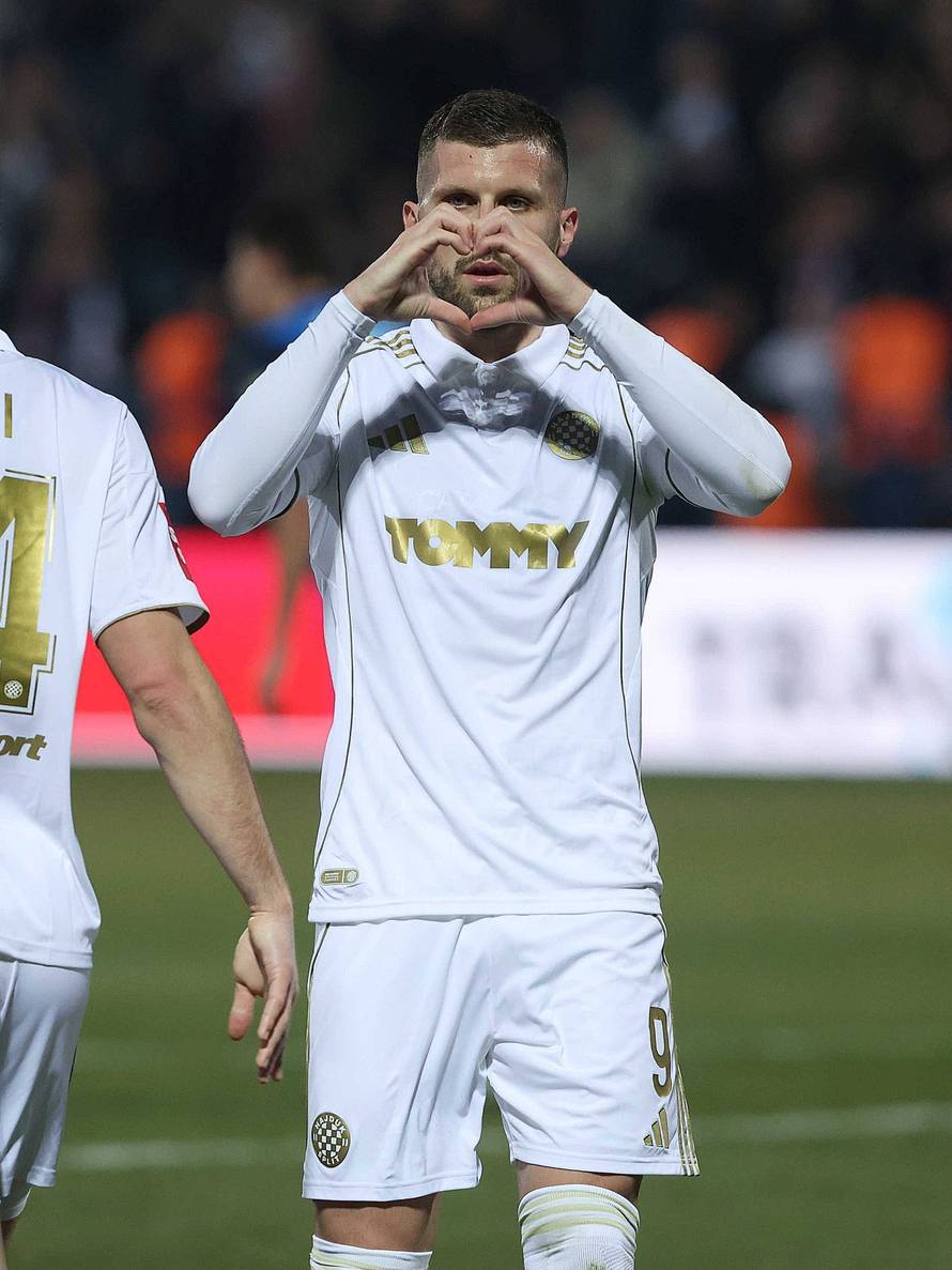 VIDEO 'Bit će Hajduk k***c šampion' orilo se u Varaždinu