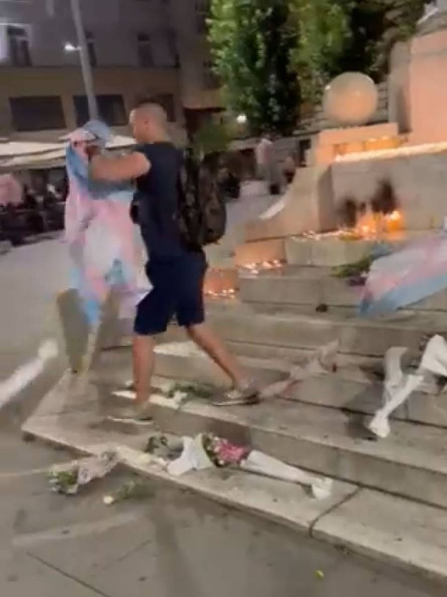 VIDEO Šutao je cvijeće i svijeće za ubijenu TikTokericu Nou u Beogradu: Ovo je nedopustivo!