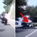 Video: Uh, ovo je bilo za dlaku! Vozač busa izbjegao motorista