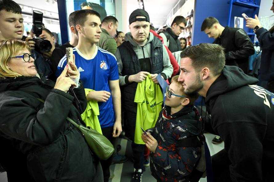 Zagreb: Igraci Dinama na druzenju s navijacima