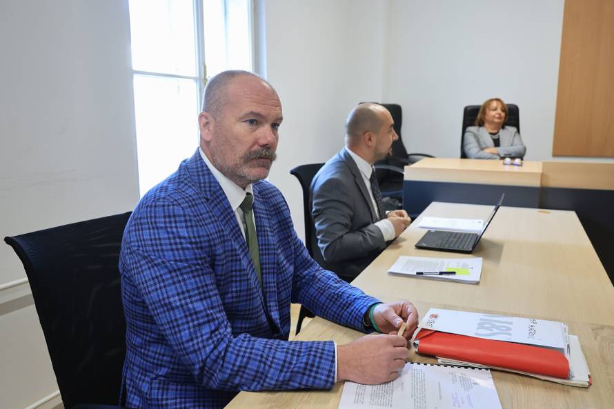 Zagreb: Početak sudjenja u aferi Po babi i stričevima