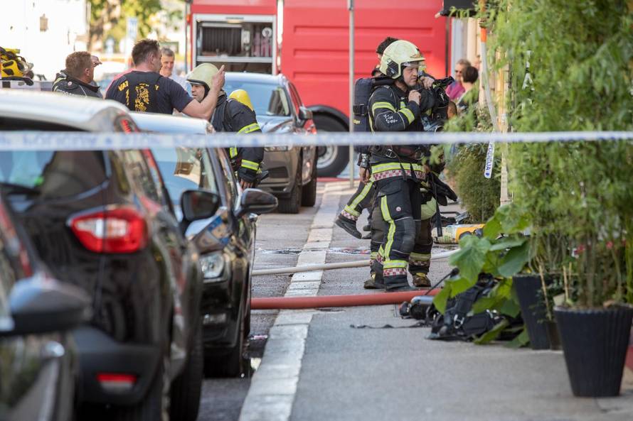 Rijeka: POžar na krovištu zgrade u centru grada