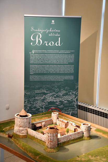 Slavonski Brod: Predstavljena maketa srednjovjekovne utvrde Brod u Muzeju brodskog Posavlja