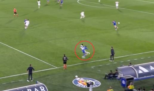 VIDEO Neviđena glupost u tri čina! Ušao u igru, udario Vinija, pa dobio izravni crveni karton