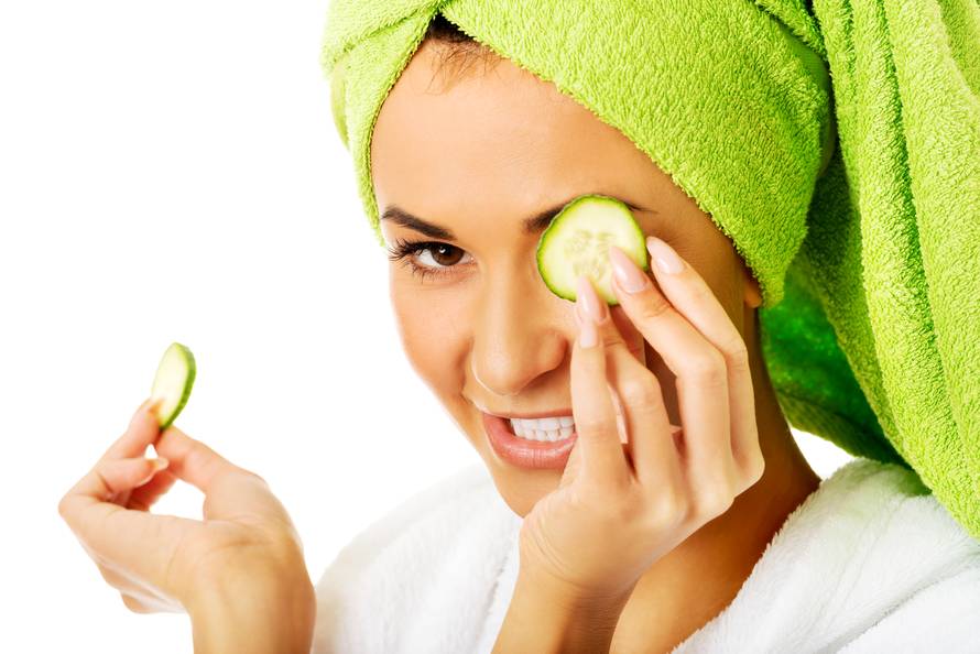 Krastavac i limun riješit će vas vrećica ispod očiju u par minuta