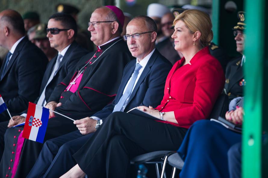 Vukovar: SveÄana promocija polaznika vojnih Å¡kola Hrvatskog vojnog uÄiliÅ¡ta Dr. Franjo TuÄman