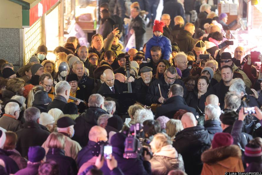 Zagreb: Besplatni koncert Zagrebačkih solista na Dolcu