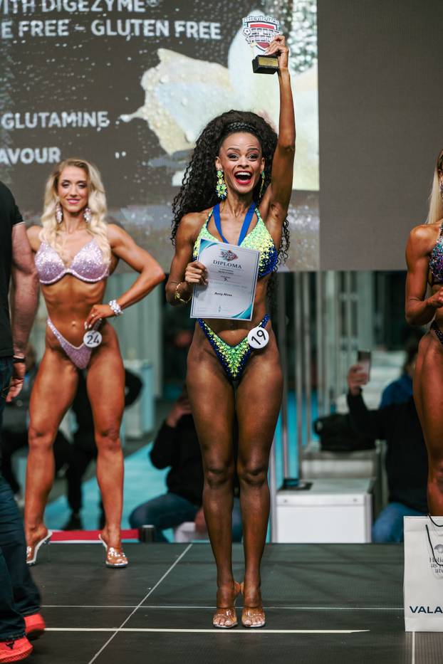 FOTO Cro Brazilka prošetala u bikiniju i postala fitness kraljica