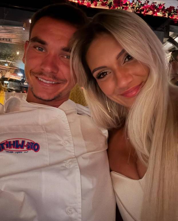 FOTO Zanosna plavuša bodrit će češkog golmana protiv Hrvatske