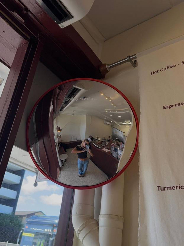 FOTO Za ovom plavušom ludi cijeli svijet: Zrači seksepilom, a forma joj je nenadmašna