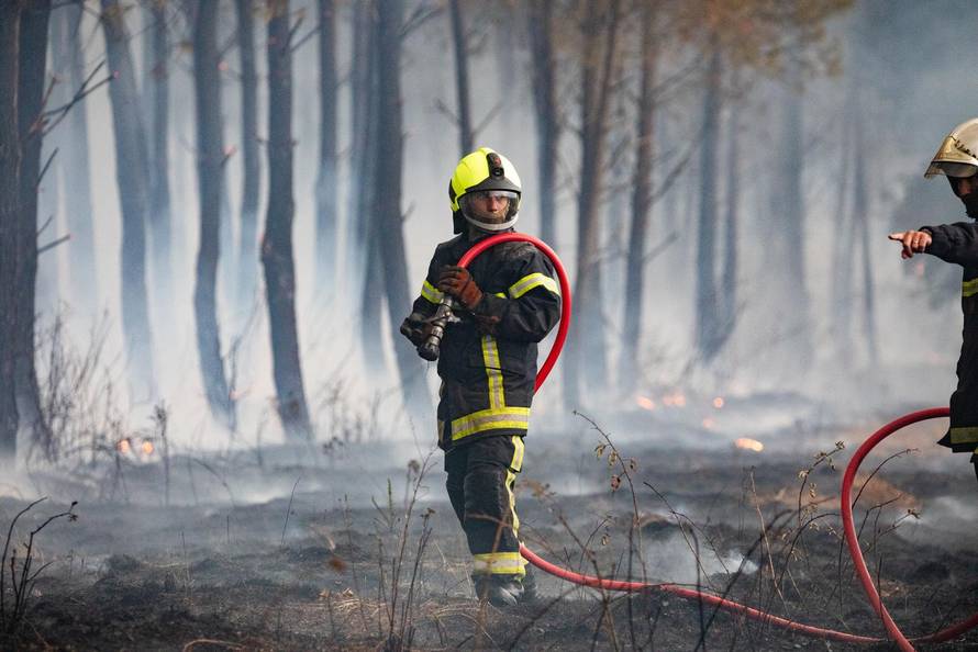 Wildfires rage in southern France