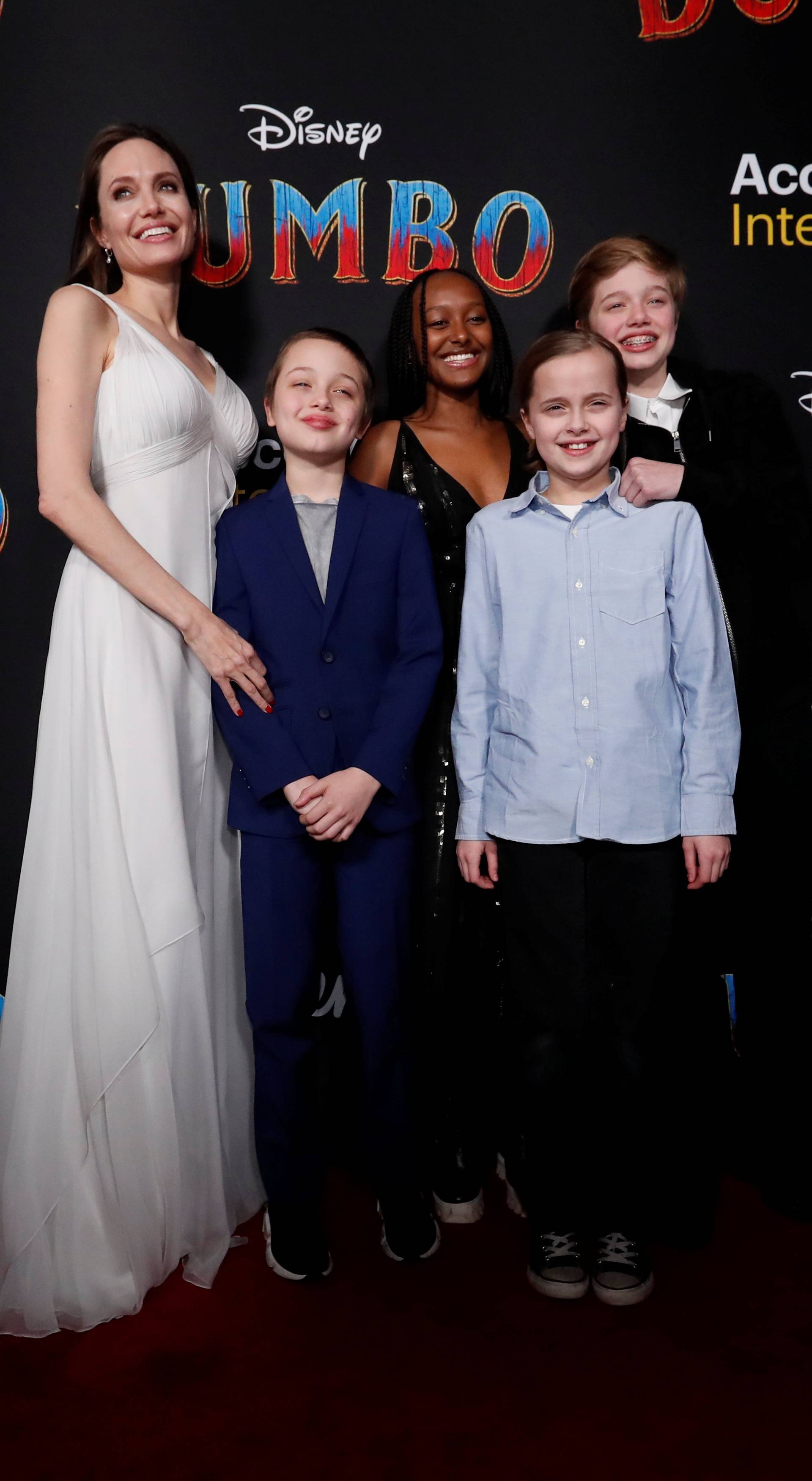 Angelina Jolie pose with her children at the premiere for the movie "Dumbo" in Los Angeles