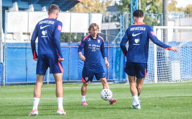 Zagreb: Hrvatska nogometna reprezentacija na treningu u Maksimiru