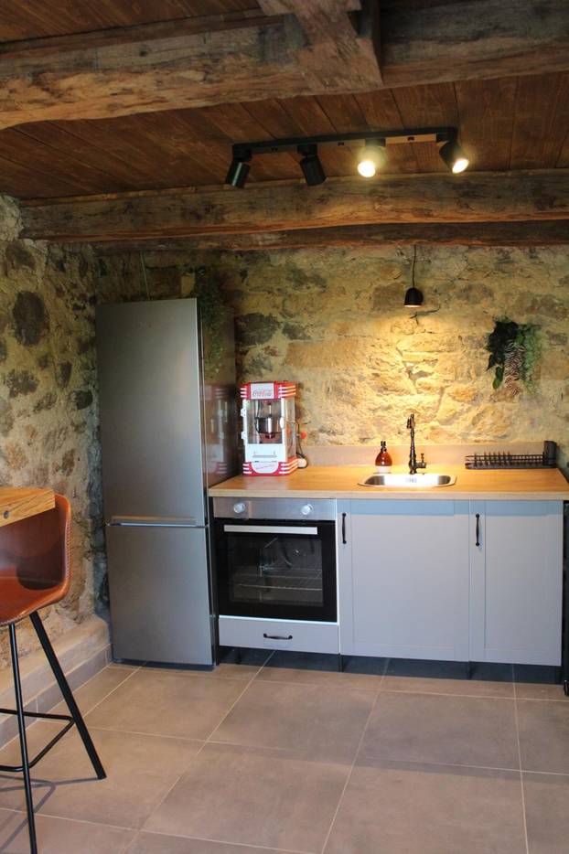 FOTO Ova kuća blizu Zagreba pravi je raj - filmove možete gledati iz bačve za kupanje!