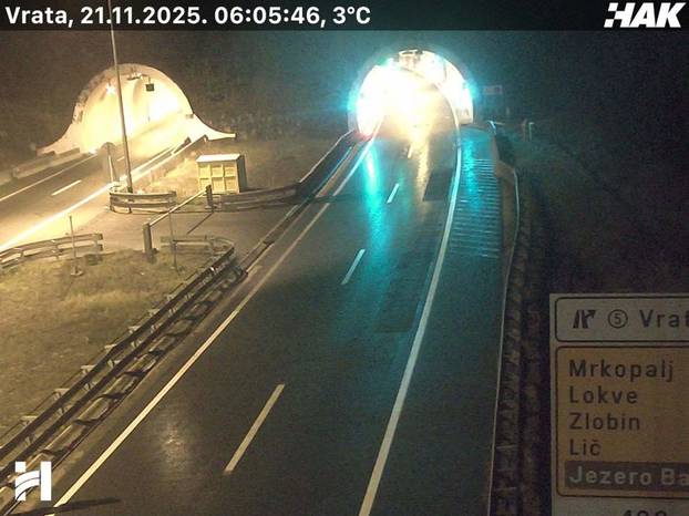 FOTO Snijeg i bura stvaraju kaos prema Rijeci, nema pravca za kamione. Ovako izgledaju ceste