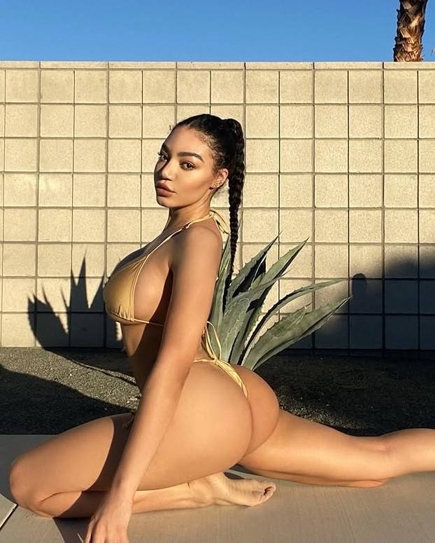 FOTO Evo zašto svi vole gledati dok Jessica vježba: 'Poze kakve ja radim  još niste vidjeli...'