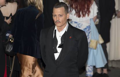 Depp došao pijan na premijeru i trabunjao o dvjema plavušama