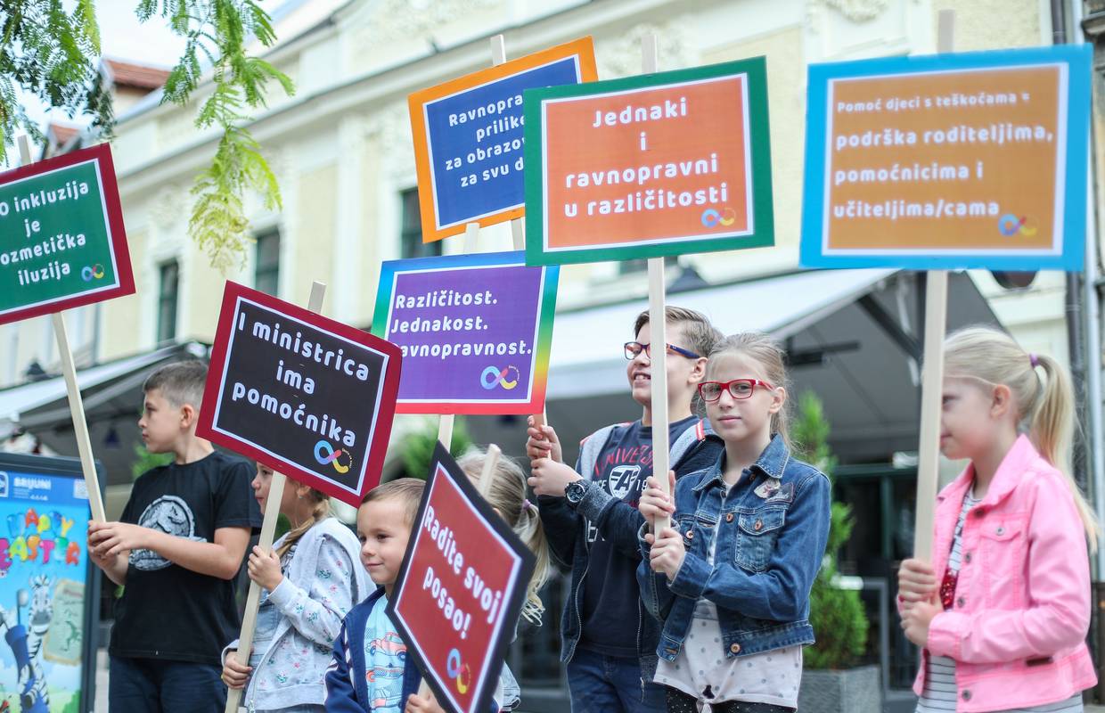 'Svake godine ista borba. Naša djeca ne mogu bez pomoćnika'