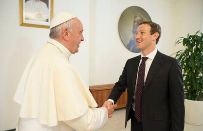 Papa i Zuckerberg razgovarali su o pomoći najsiromašnijima
