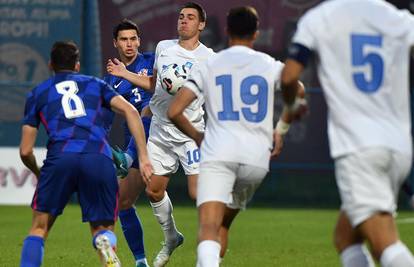 Mladi 'vatreni' kreću po prvu pobjedu: Olić dobio Vuškovića, radi jednu promjenu u prvih 11!?