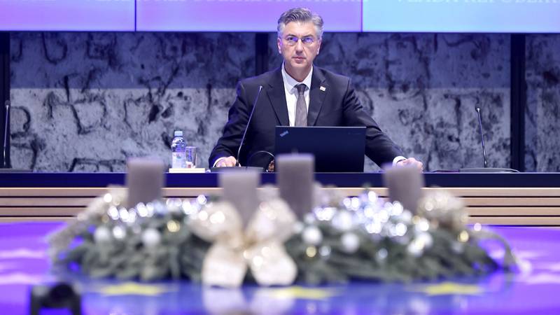 Plenković: Radost Božića je potrebnija nego ikad u vremenu globalne neizvjesnosti...