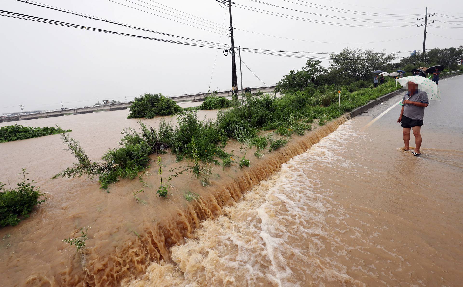 South Korea hit with landslides, flooding, hundreds evacuated