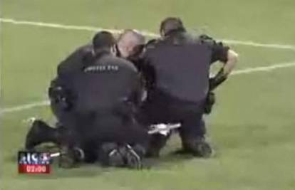 Policija tukla navijača na utakmici i izazvala nerede