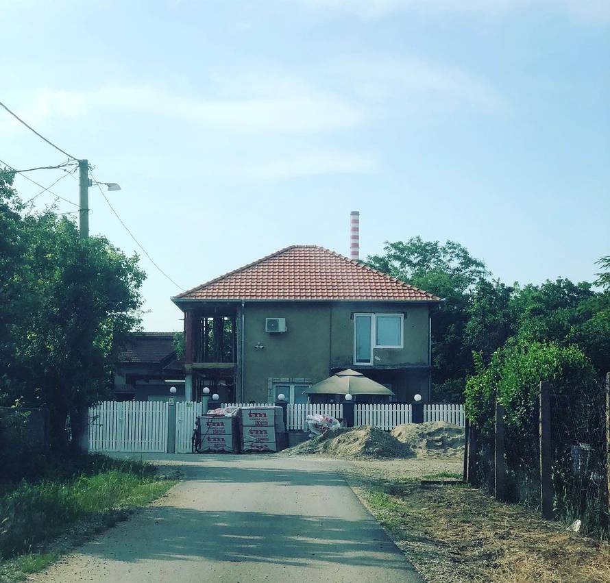 Balkanski YouTuber odrastao u bijedi: 'Na prozor smo morali zakucati deku jer je bilo hladno'