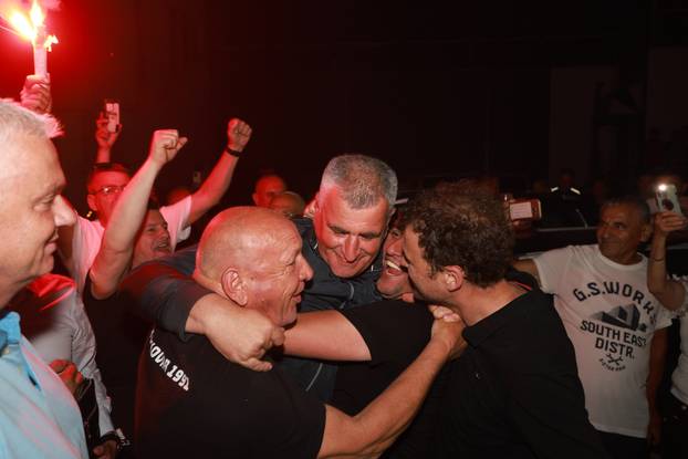 Sinj: Atmosfera u stožeru Mire Bulja nakon rezultata izbora