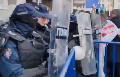 Novi prosvjedi u Srbiji, sukob policije i građana u Novom Sadu