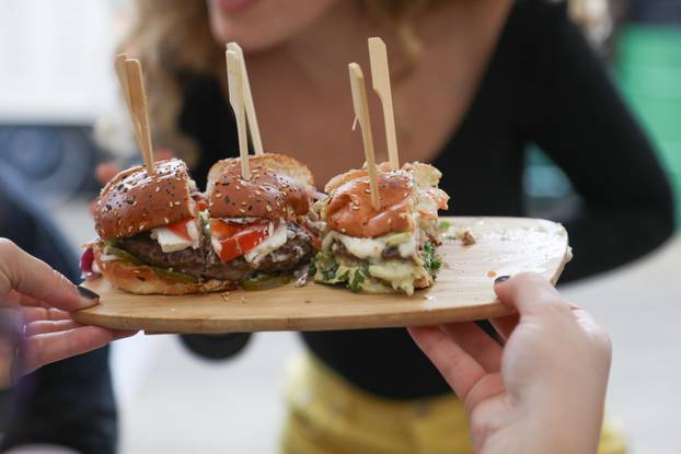 Zagreb: Burger festival otvoren na Trgu dr. Franje Tuđmana