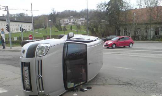 Skretao Berlingom pa ga je Hyundai udario i prevrnuo