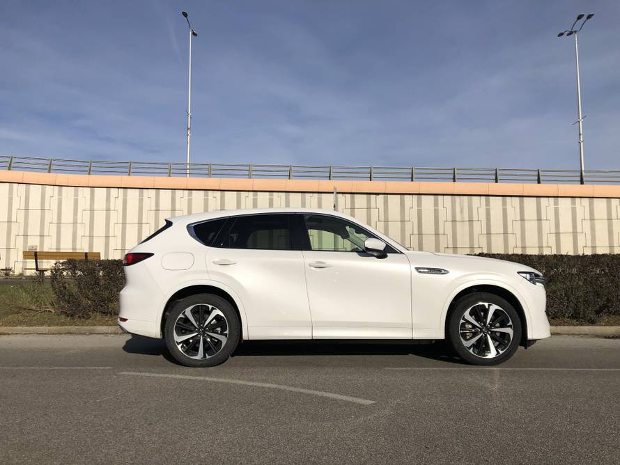 CX-60: Najimpresivnija Mazda ikada puna je snage i luksuza