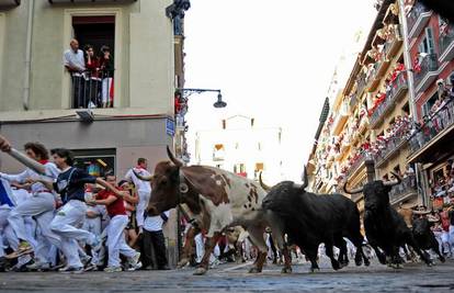 Pamplona: U prvoj utrci s bikovima ozlijeđeno 4 ljudi