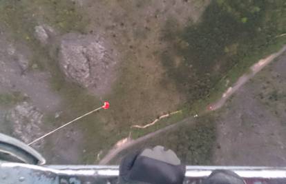 Na alpinisticu na Paklenici pao kamen, spasili je helikopterom