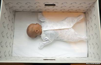 Saznajte: Zašto bebe u Finskoj spavaju u kutijama?